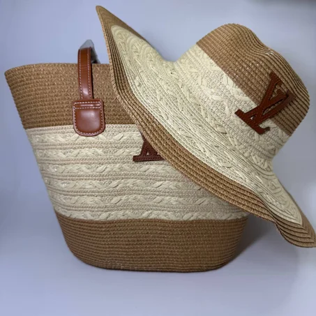 🌸👒 LV Beach Style
