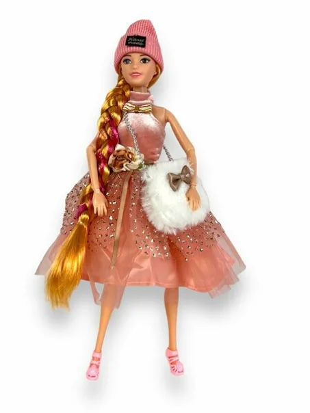 Poupée aux cheveux longs et un sac en fourrure