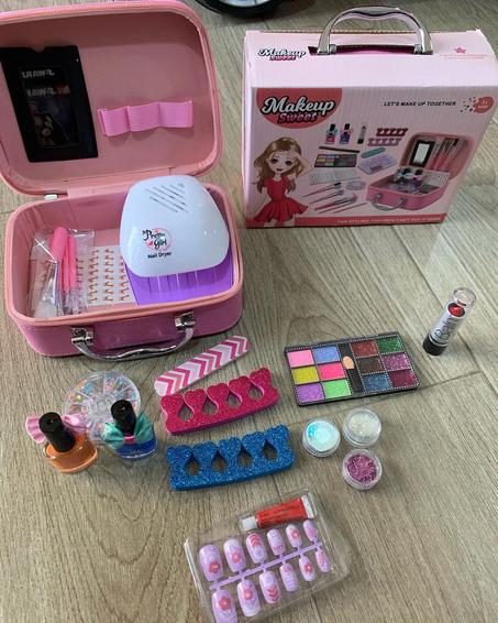 Trousse à cosmétiques et manucure pour filles