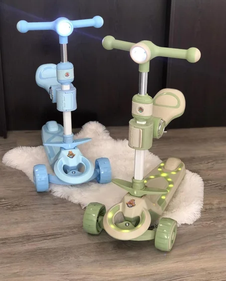 Trottinette à trois roues pliante pour enfants