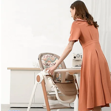 Chaise haute pliable multifonctionnelle