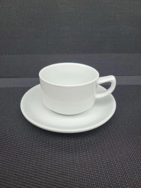 tasse et sous tasse a cafe o lait
