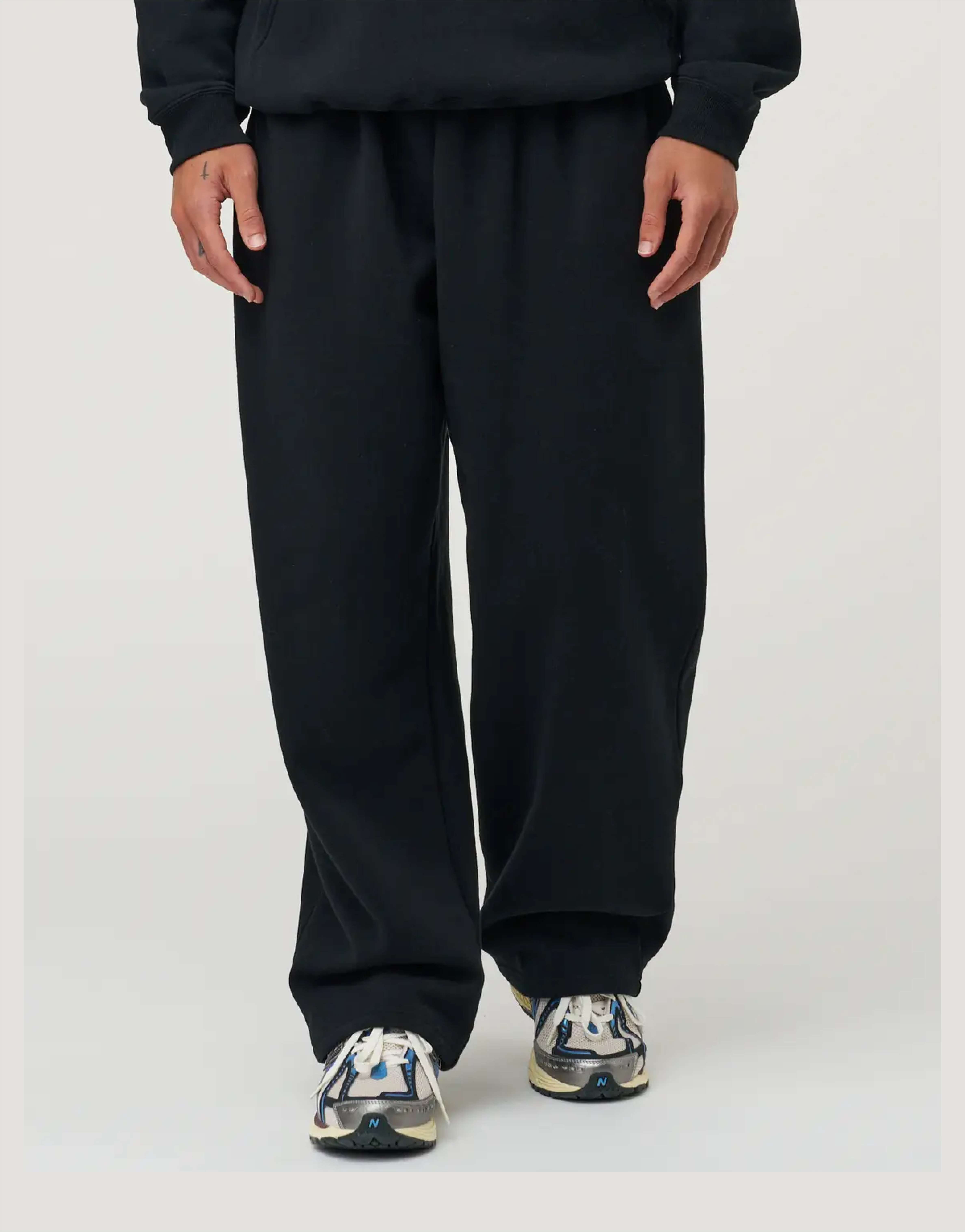 Black Oversized Tracksuit ( oversized hoodie - baggy pant )
