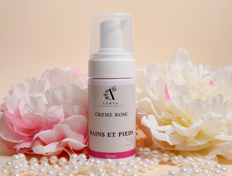 Douceur & Hydratation avec notre Crème à l’Eau de Rose !✨