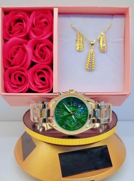 هدية تجمع بين الرقي والرومانسية 🍓🎁