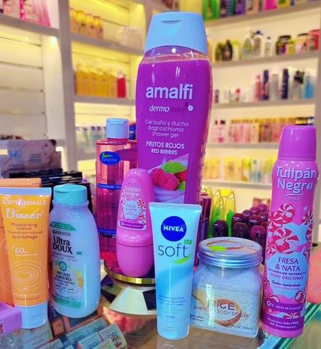 باك العناية اليومية بنفحات الفواكه والورود 🌸🍓 لترطيب، انتعاش ونظافة طوال اليوم🌸