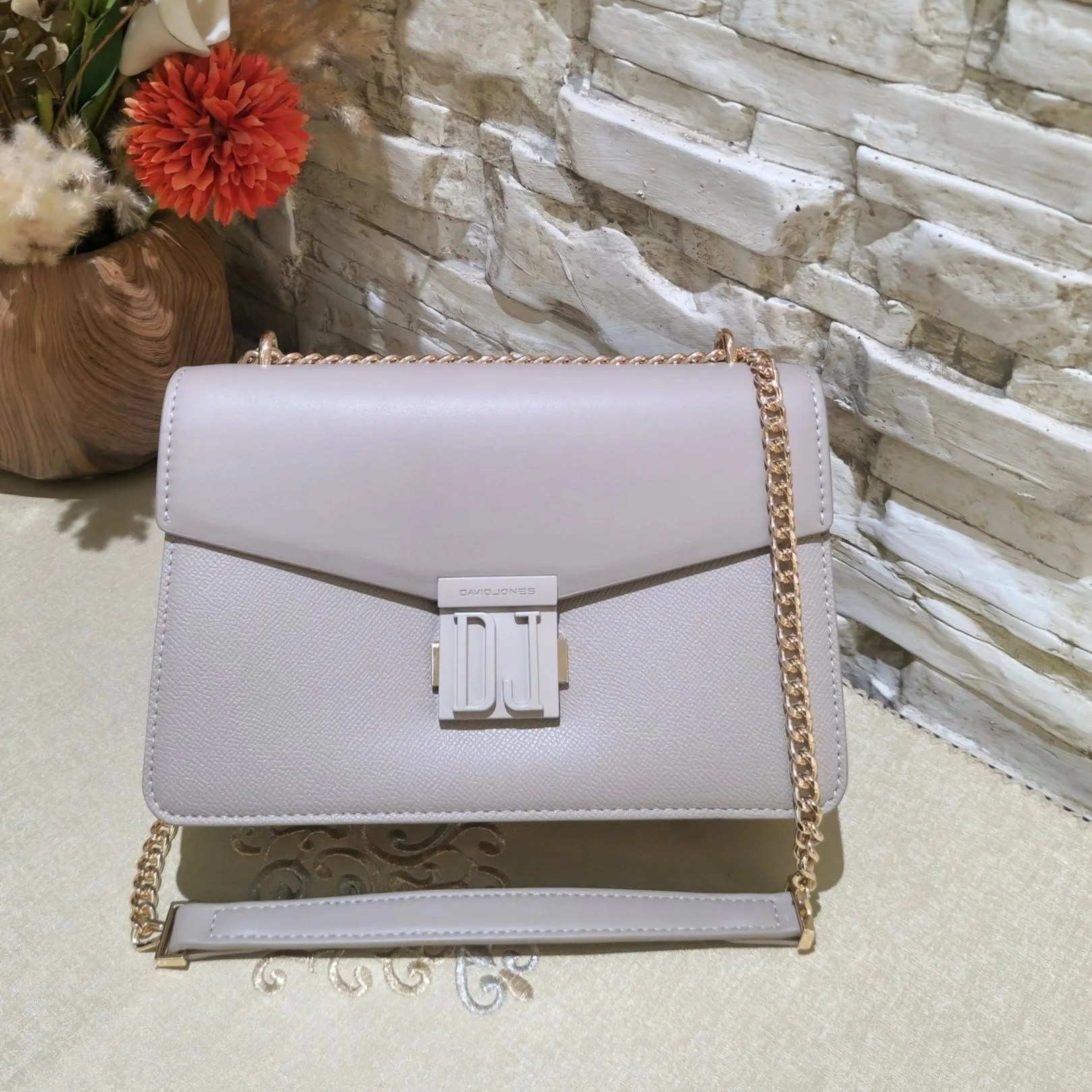 David Jones - Beige - 2025