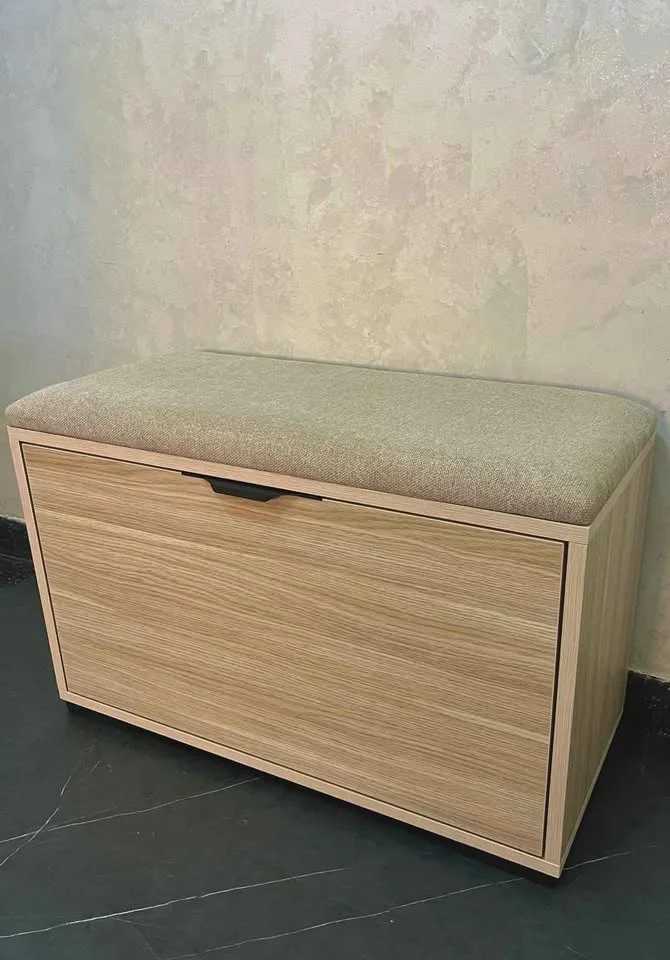 Meuble à chaussures avec siège rembourré
