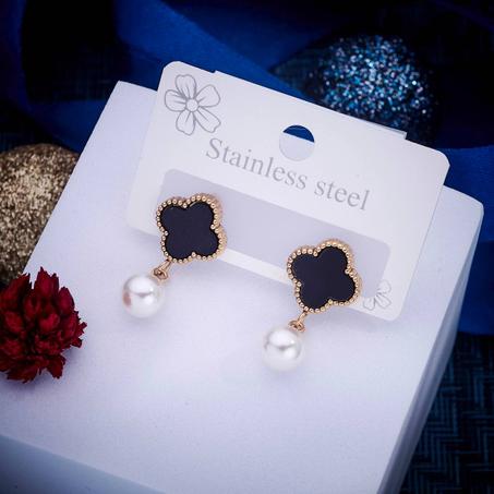 BOUCLE D'OREILLE EN ACIER INOXYUDABLE BO-IMS-04