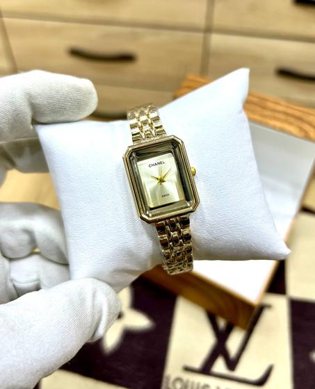 Montre  CHANEL