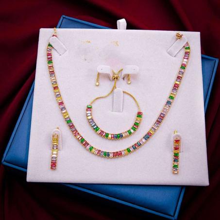 مجموعة انيقة مذهلة صيفية 100% نسائية مكونة من مادة ACIER INXOYDABLE GARANTIE