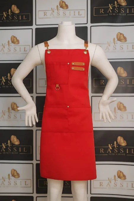 مريلة نوعية ممتازة مناسبة لجميع الأعمال - تأتي بأشرطة متقاطعة - متوفرة في القماش و في سكاي عازلة للماء