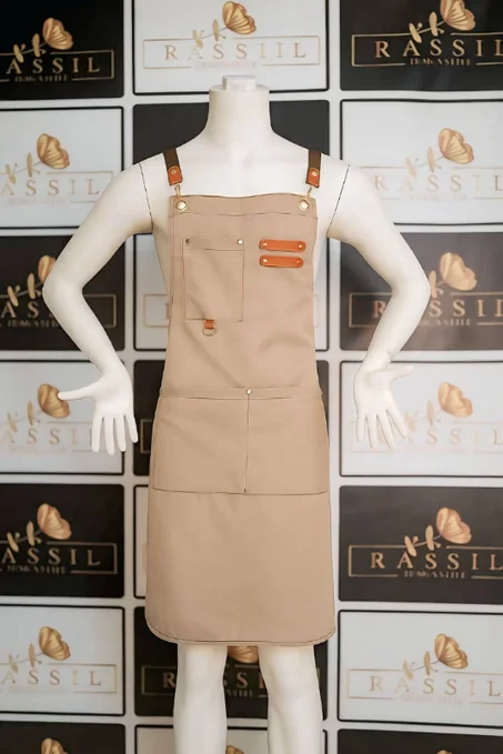 مريلة نوعية ممتازة تناسب جميع الأعمال - تأتي بأشرطة متقاطعة - متوفرة في القماش و في سكاي عازلة للماء