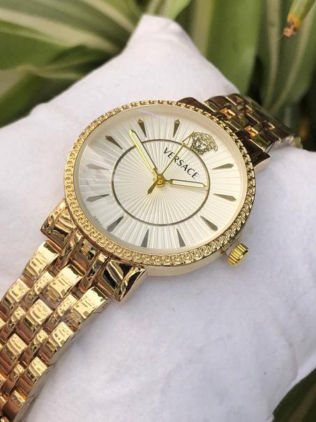 ساعة انيقة للنساء