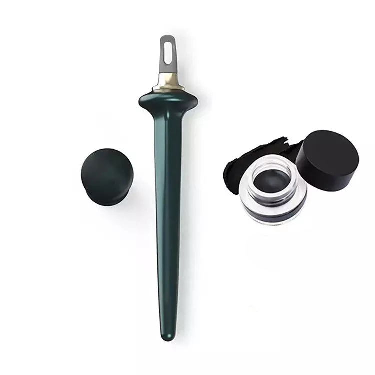Eyeliner With Applicator
