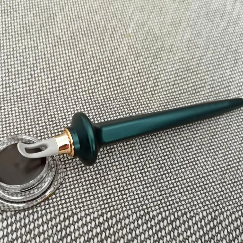 Eyeliner With Applicator