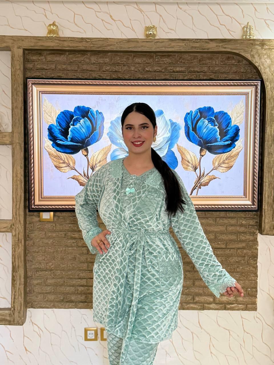 ✨بيجامة نسائية مخملية راقية بتفاصيل دانتيل – أناقة وراحة فكل لحظة ✨
