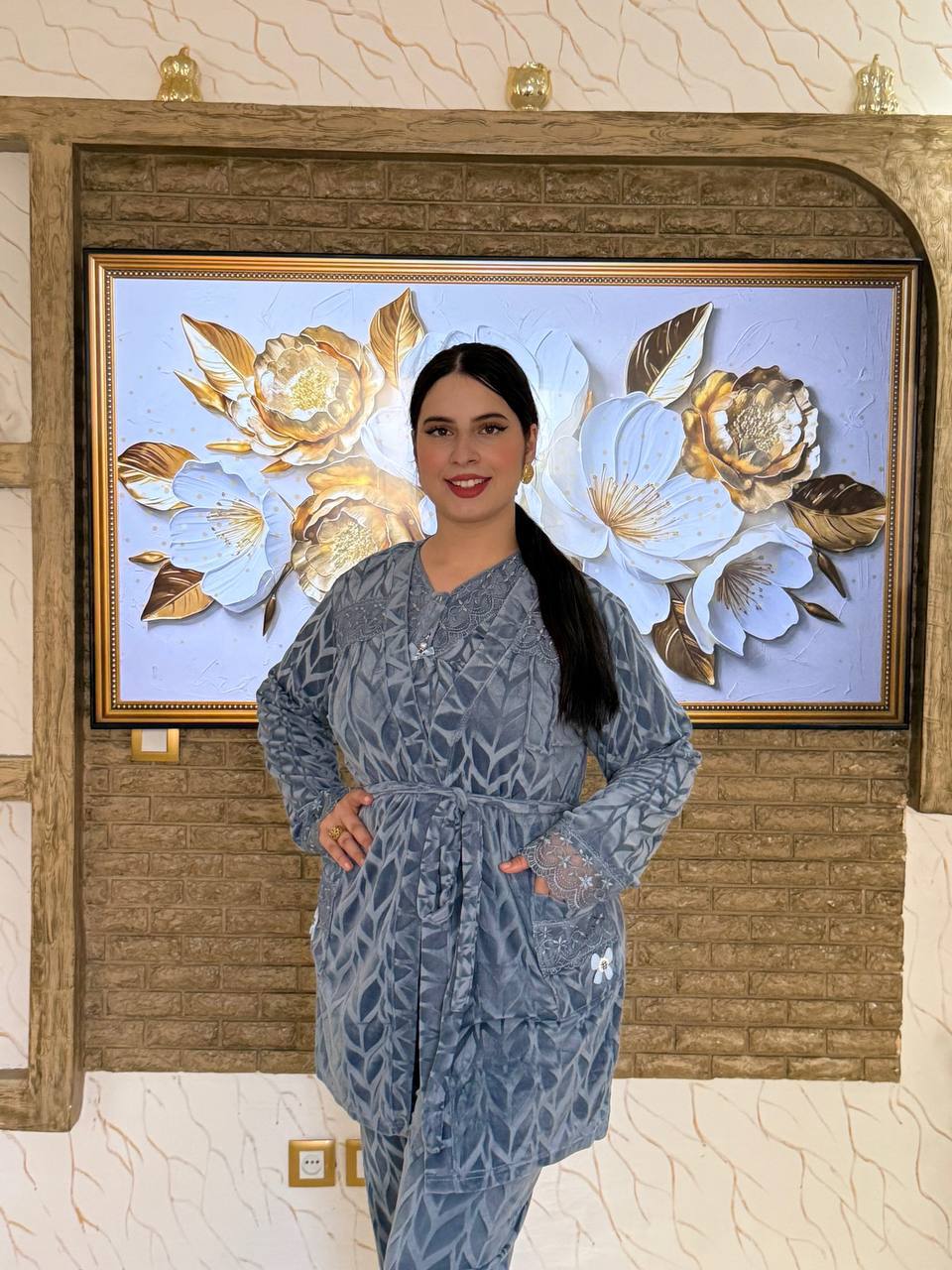 ✨بيجامة نسائية مخملية راقية بتفاصيل دانتيل – أناقة وراحة فكل لحظة ✨