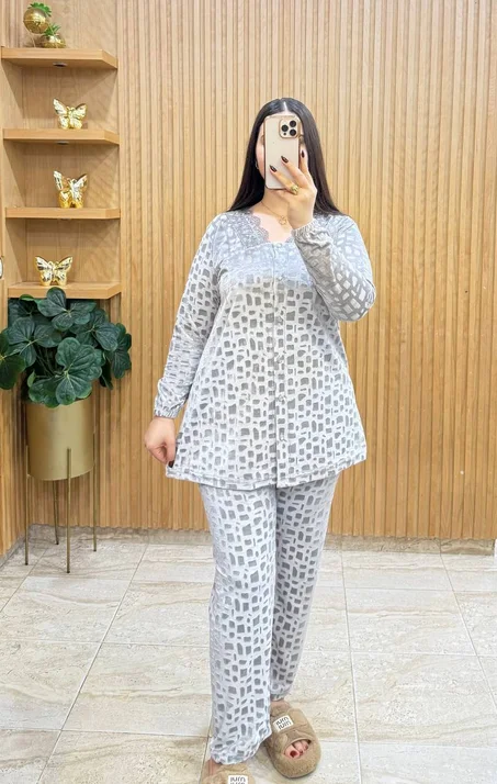 ✨🌸بيجامة نسائية راقية – أناقة وراحة فكل لحظة 🌸✨