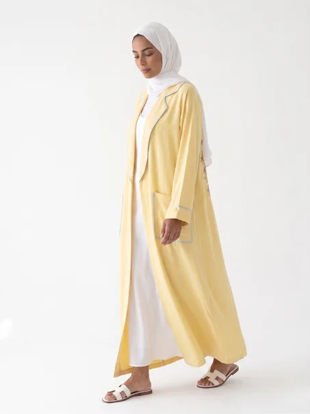 Kimono Jaune Brodé Main  Finition Habka Bleu Ciel Artisanale