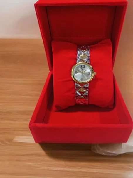 ساعات يدوية