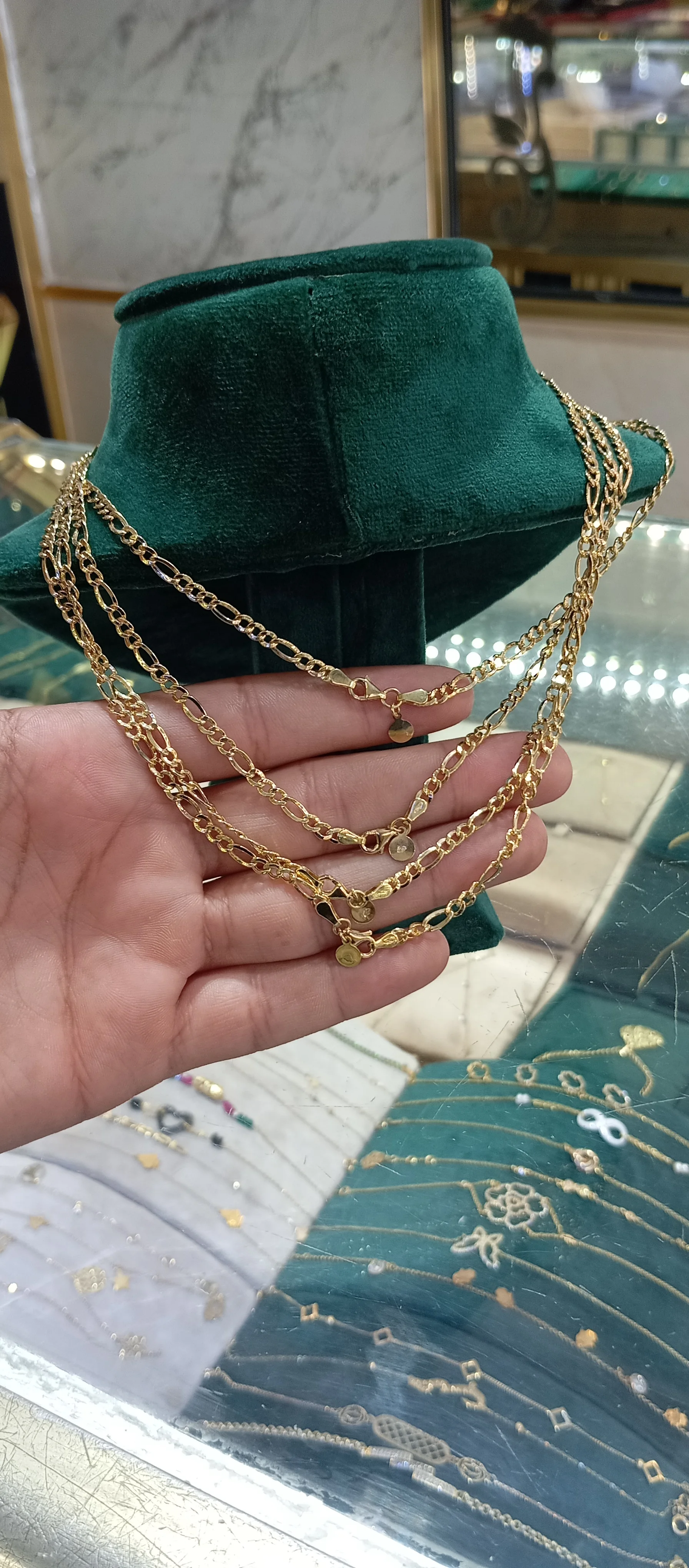 كرميط عنق