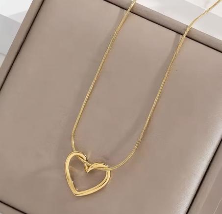 be loved colier سنسلة القلب