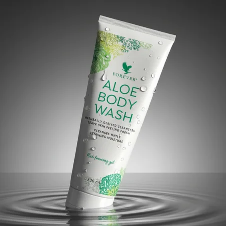 "بغيتي جِلدك يبقى نقي ومرطّب بحال الما؟ جرب Forever Aloe Body Wash!