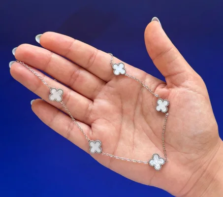 Collier van cleef en argenté