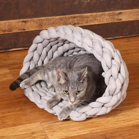 Knitted Pet Bed