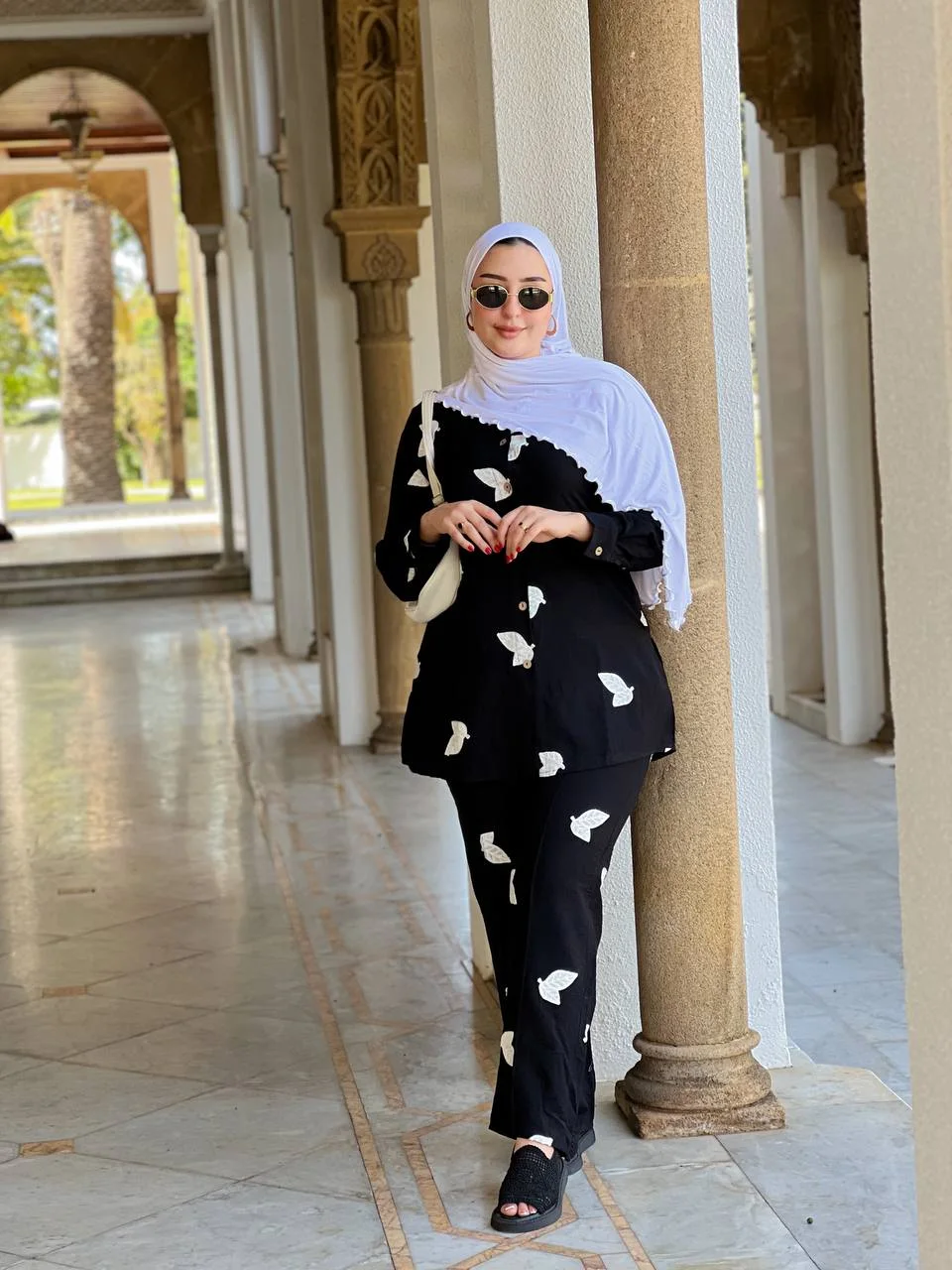 أنصومبل بأفخم أنواع التوب ثوب لولان مطروز