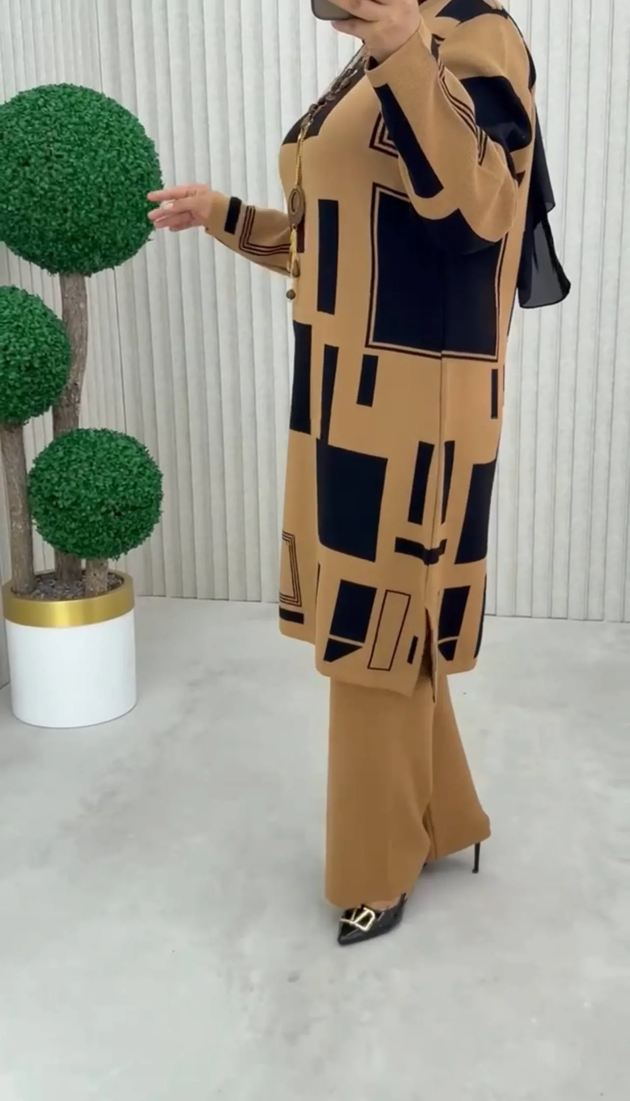 طقم متكون من قطعتين 🧶✨