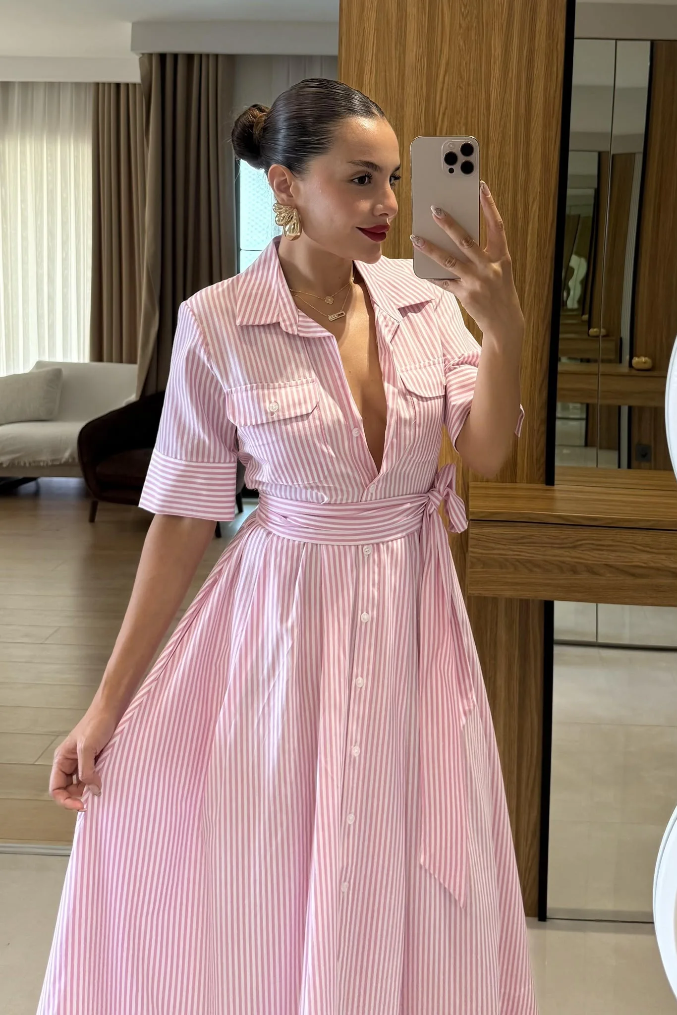 ⚜️ One Dress. Endless Looks