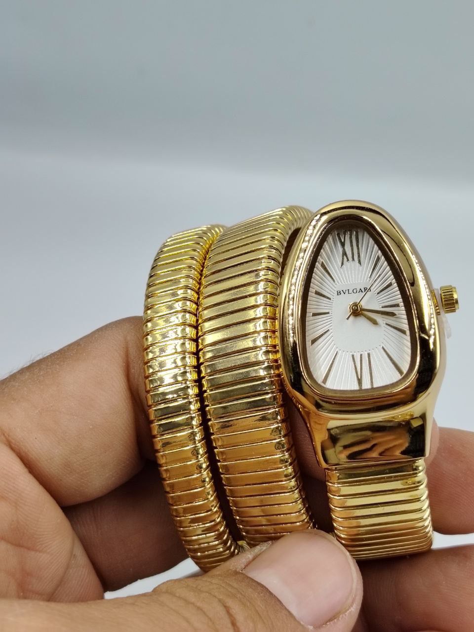 ساعة فاخرة أضف لمسة من الفخامة والرقي