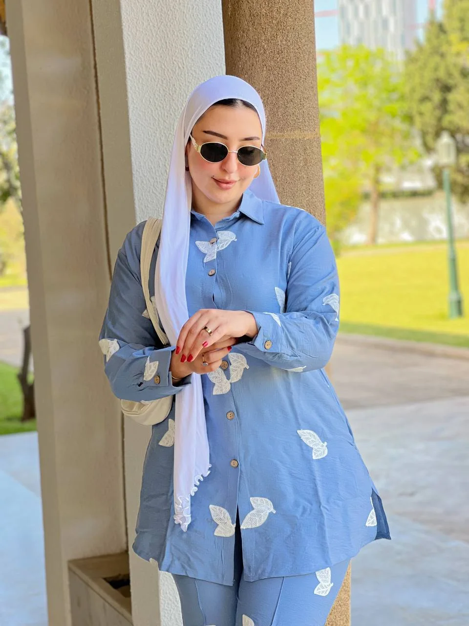 أنصومبل بأفخم أنواع التوب ثوب لولان مطروز