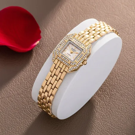 ساعة نسائية فخمة بسوار ذهبي أنيق ✨⌚
