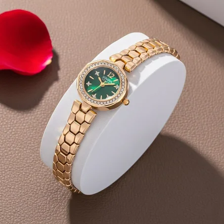 ساعة نسائية فخمة بسوار ذهبي أنيق ✨⌚