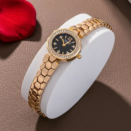 ساعة نسائية فخمة بسوار ذهبي أنيق ✨⌚