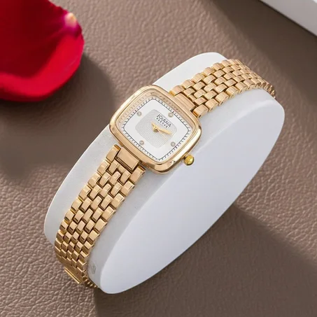 ساعة نسائية فخمة بسوار ذهبي أنيق ✨⌚