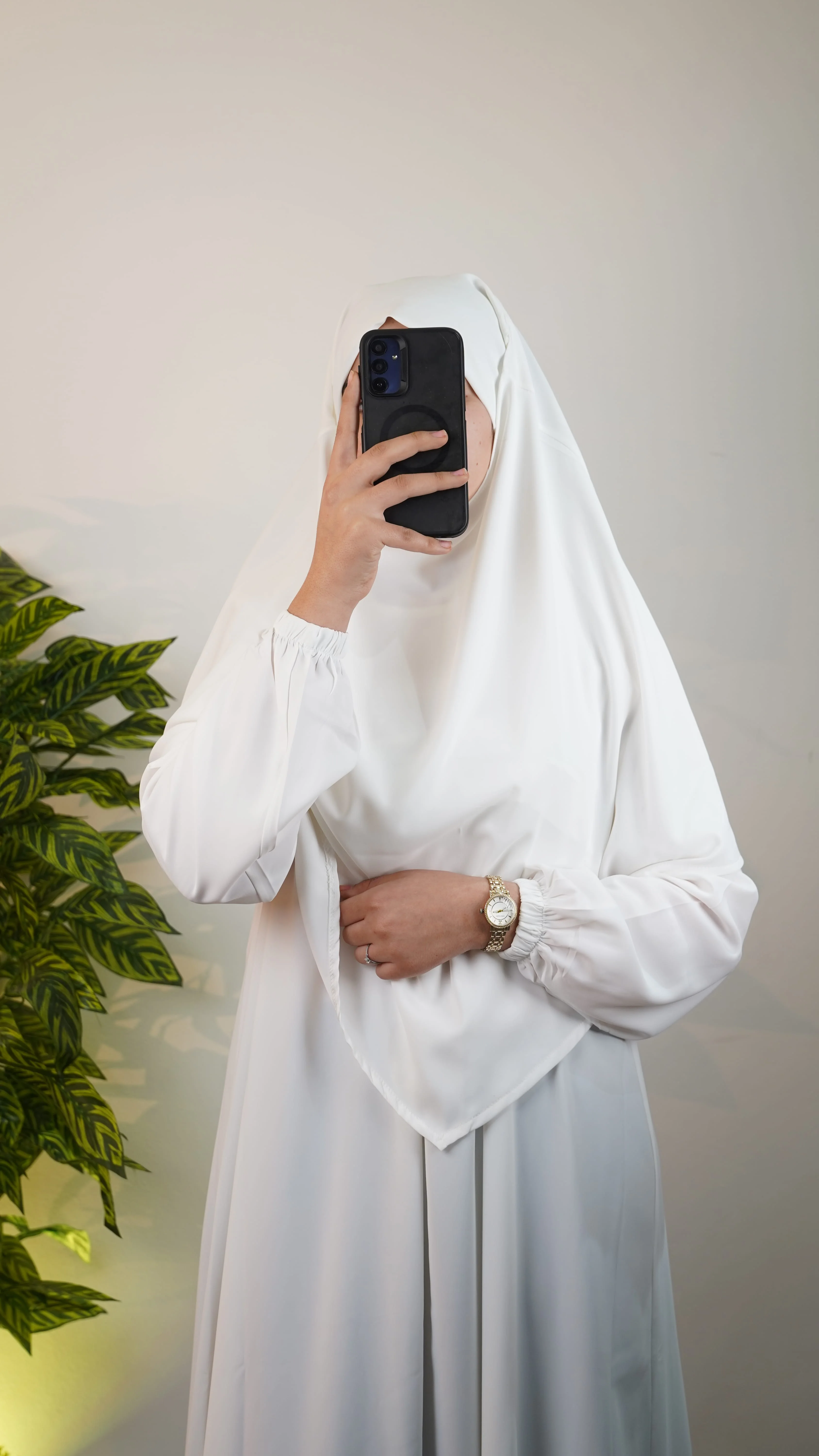 عباية نسائية بالسنسلة