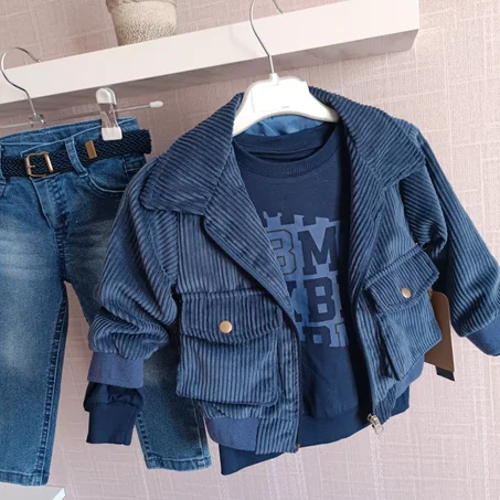 Ensemble garçon 3 pièces avec veste en velours côtelé, sweat et jean avec ceinture
