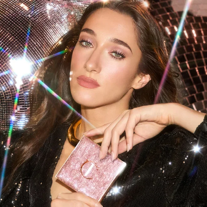 HOLLYWOOD INSTANT LOOK IN A PALETTEPRETTY, GLOWING BEAUTY