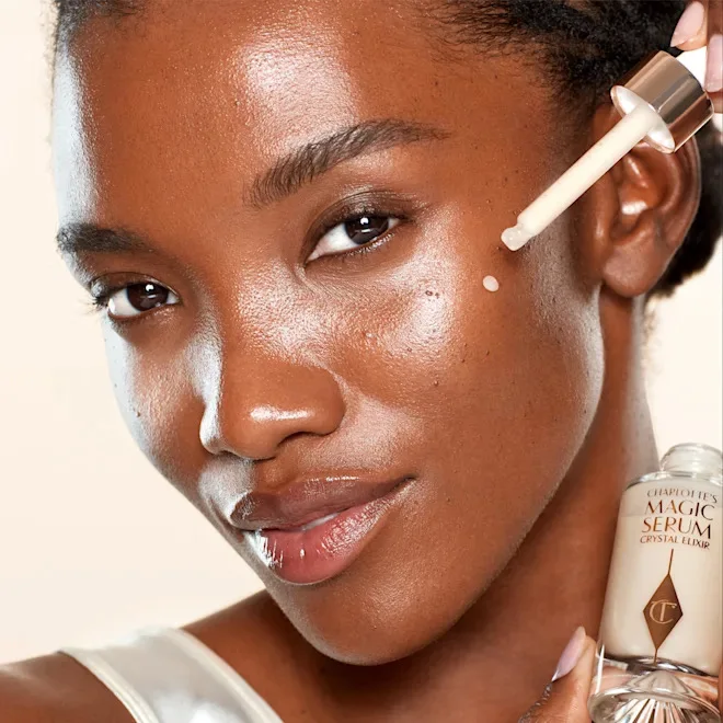 Charlotte Tilbury CHARLOTTE'S MAGIC SERUM CRYSTAL ELIXIRسيروم شارلوت تيلبري ماجيك سيروم كريستال إليكسير – لترطيب عميق، إشراقة طبيعية وتقليل مظهر التجاعيد