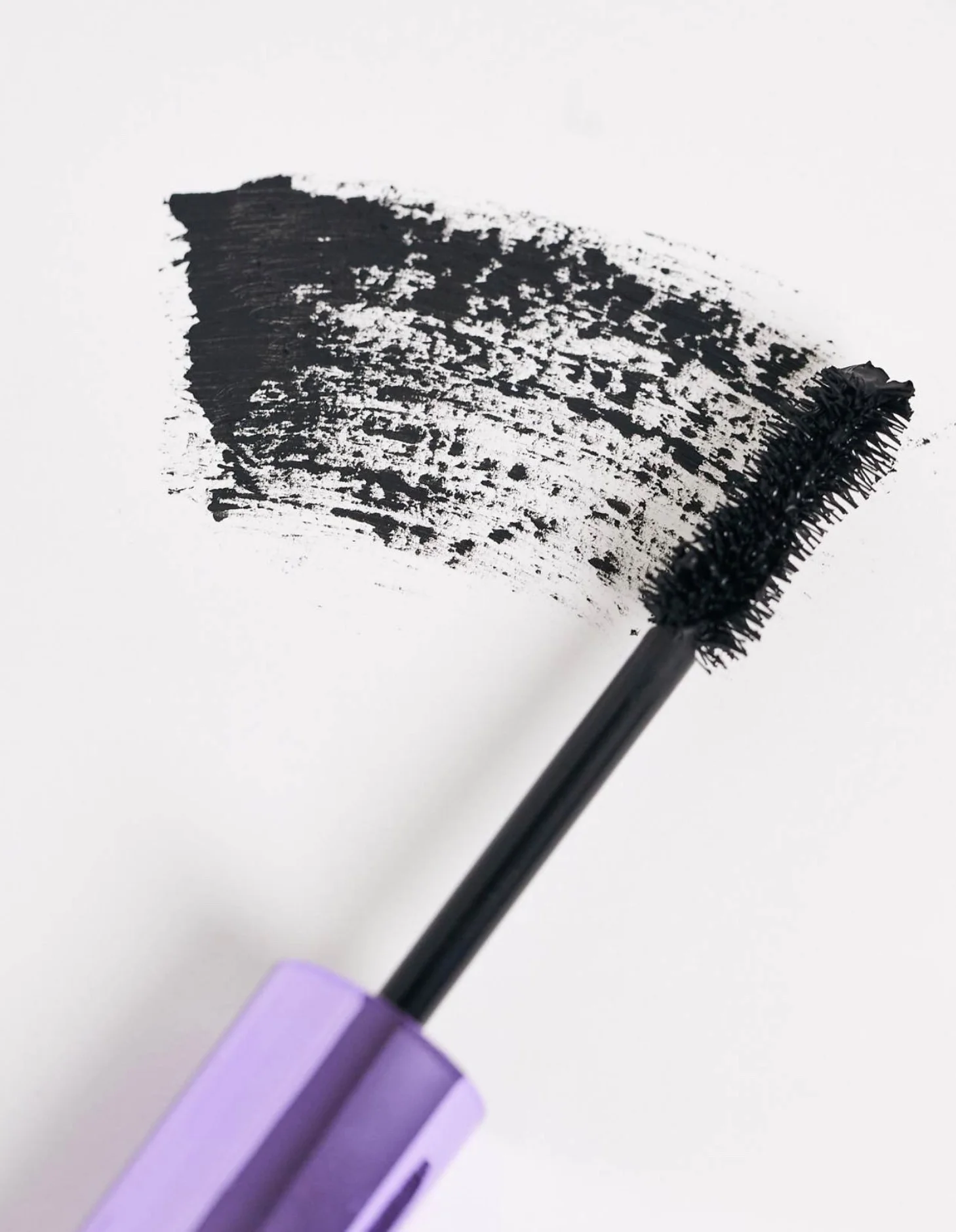 e.l.f. Big Mood Mascara, Instantly Creates Long-Lasting, Bold & Lifted, Voluminous Lashes, Infused with Jojoba Wax, Black
