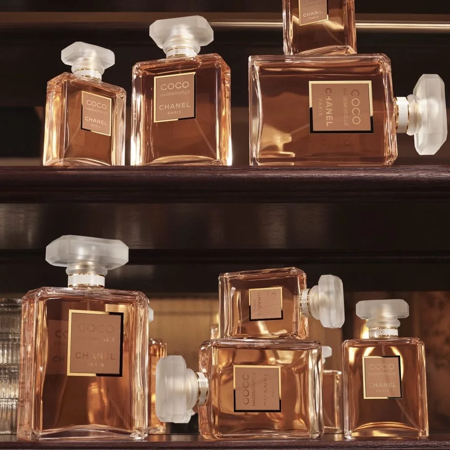 عطر شانيل كوكو مادموازيل للنساء – عطر عنبري زهري بنفحات البرتقال والياسمين والباتشولي