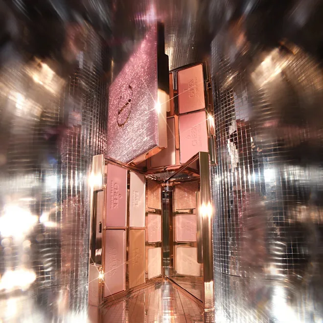 HOLLYWOOD INSTANT LOOK IN A PALETTEPRETTY, GLOWING BEAUTY
