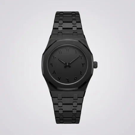 Minimalist Arabic Dial Black Watch — ساعة أراضيك السوداء ذات الأرقام العربية (ساعة الظل الأسود الملكية)