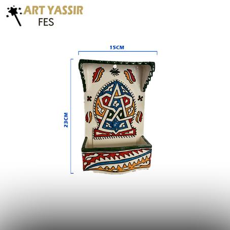 Chef-d'œuvre de céramique marocaine aux motifs traditionnels - l'art traditionnel du zellige de Fès