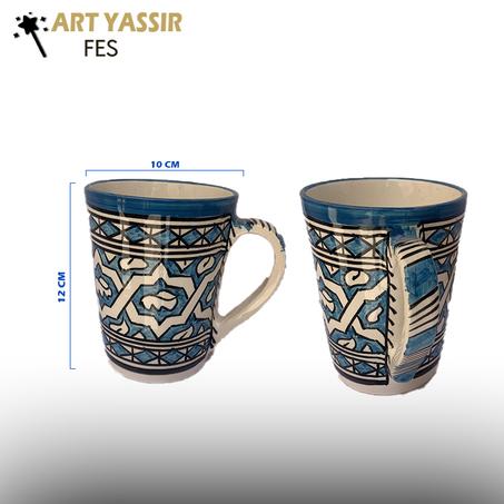 Tasse en céramique de Fès avec décorations traditionnelles marocaines