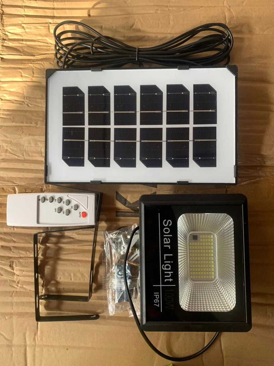Projecteur Solaire LED avec Télécommande